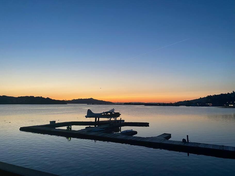 Floating Condos Of Commodore 11 Mill Valley Εξωτερικό φωτογραφία