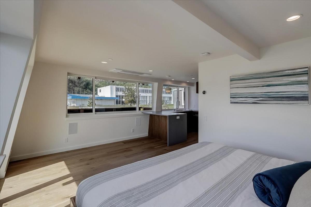 Floating Condos Of Commodore 11 Mill Valley Εξωτερικό φωτογραφία