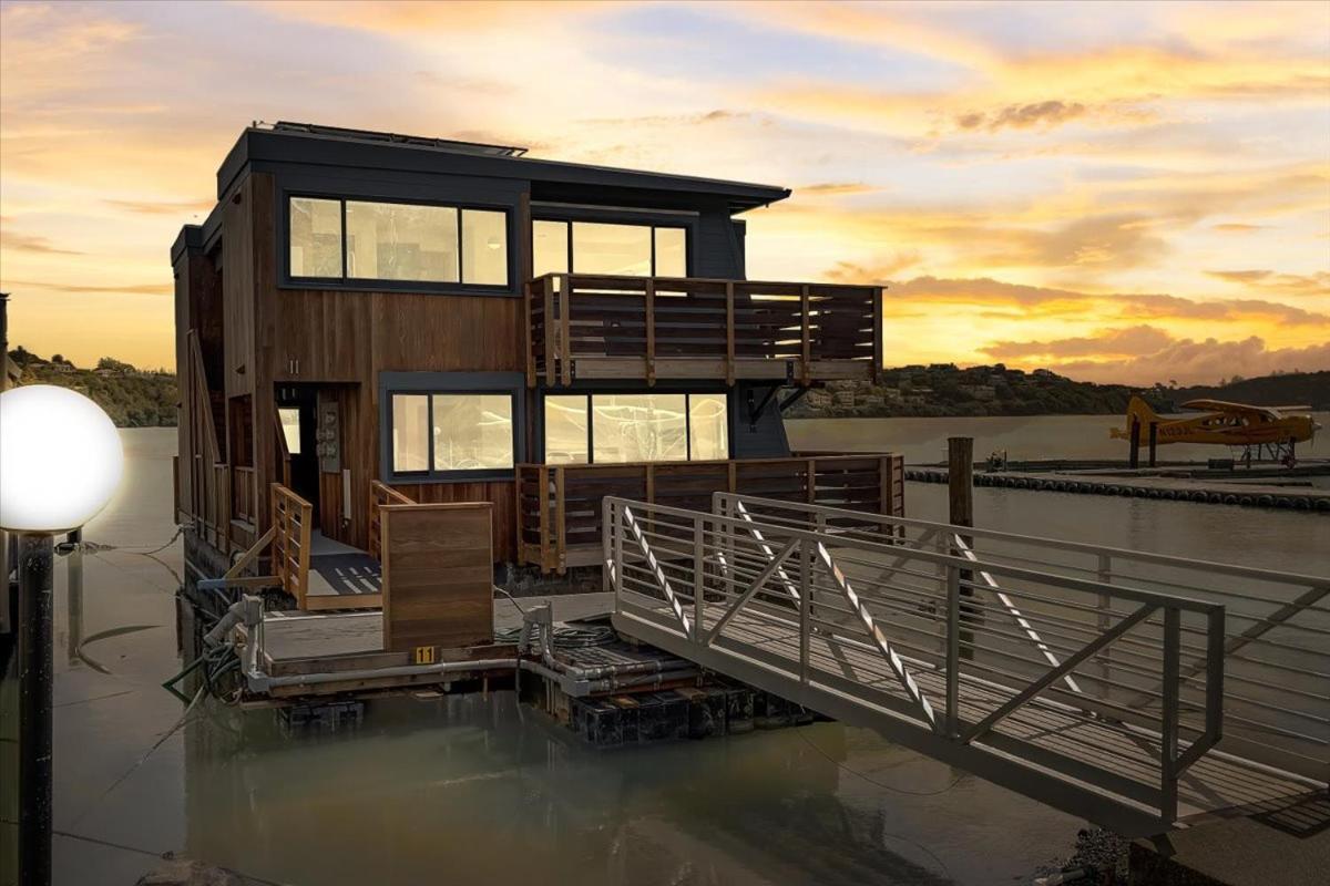 Floating Condos Of Commodore 11 Mill Valley Εξωτερικό φωτογραφία