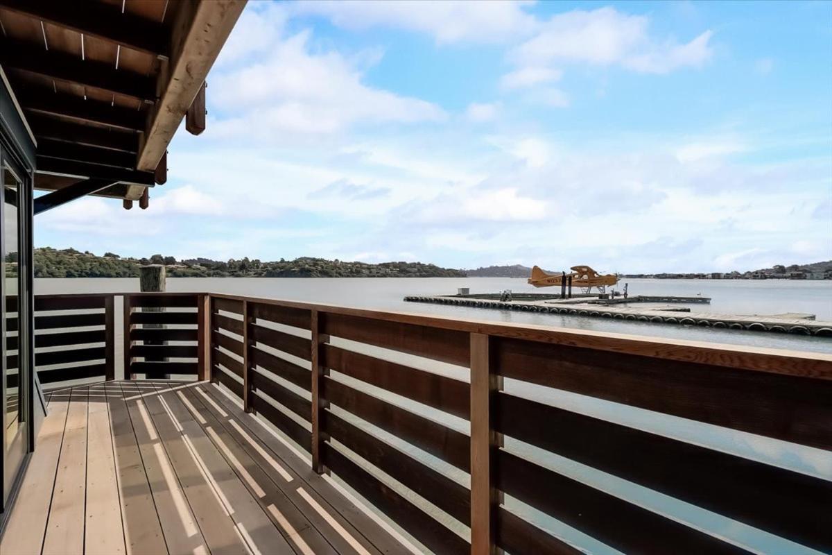 Floating Condos Of Commodore 11 Mill Valley Εξωτερικό φωτογραφία