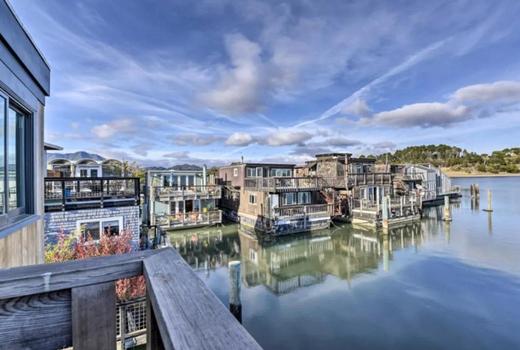 Floating Condos Of Commodore 11 Mill Valley Εξωτερικό φωτογραφία