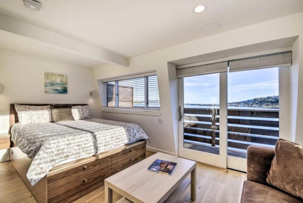 Floating Condos Of Commodore 11 Mill Valley Εξωτερικό φωτογραφία