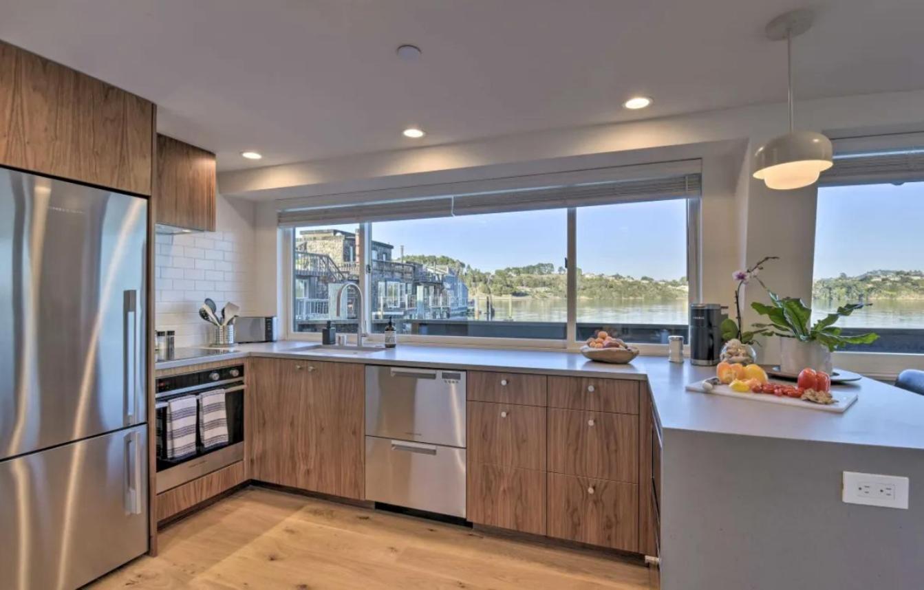 Floating Condos Of Commodore 11 Mill Valley Εξωτερικό φωτογραφία