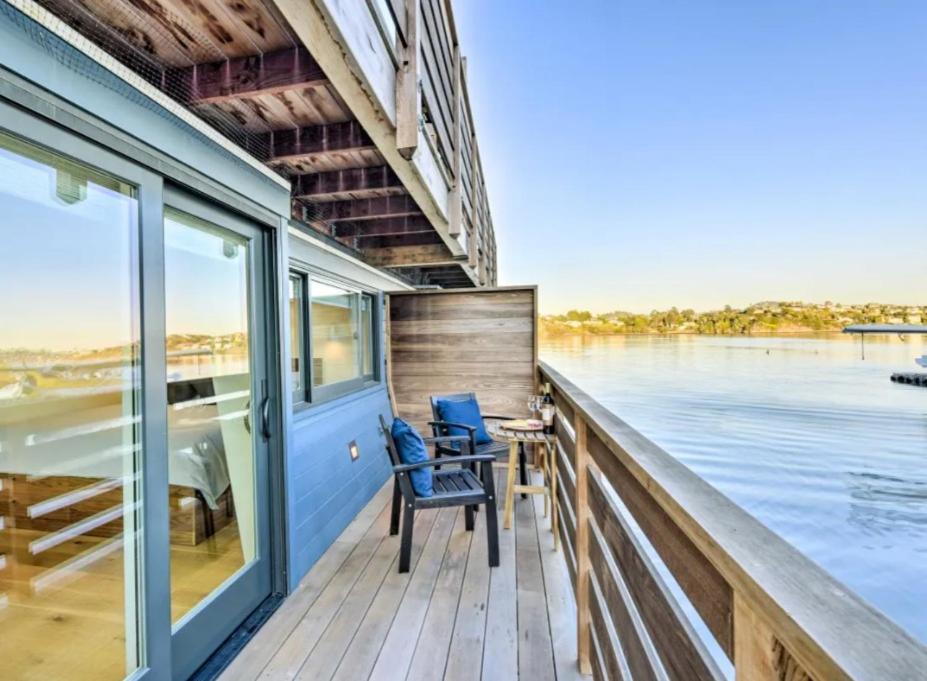 Floating Condos Of Commodore 11 Mill Valley Εξωτερικό φωτογραφία